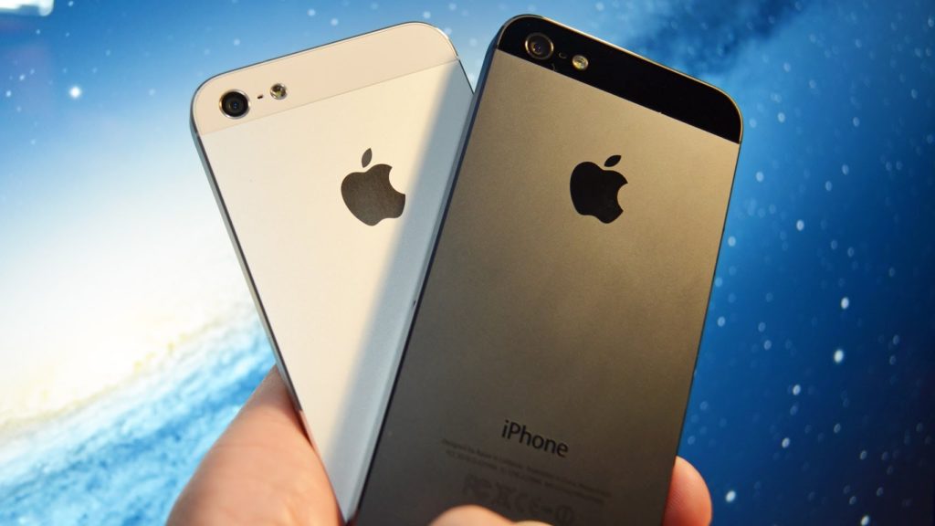 Как установить музыку на звонок на IPhone 5?