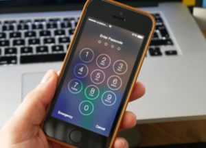 Как разблокировать IPhone 5?