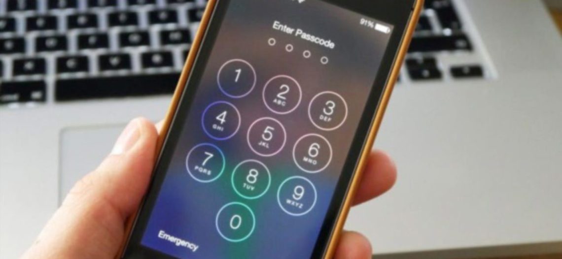 Как разблокировать IPhone 5?