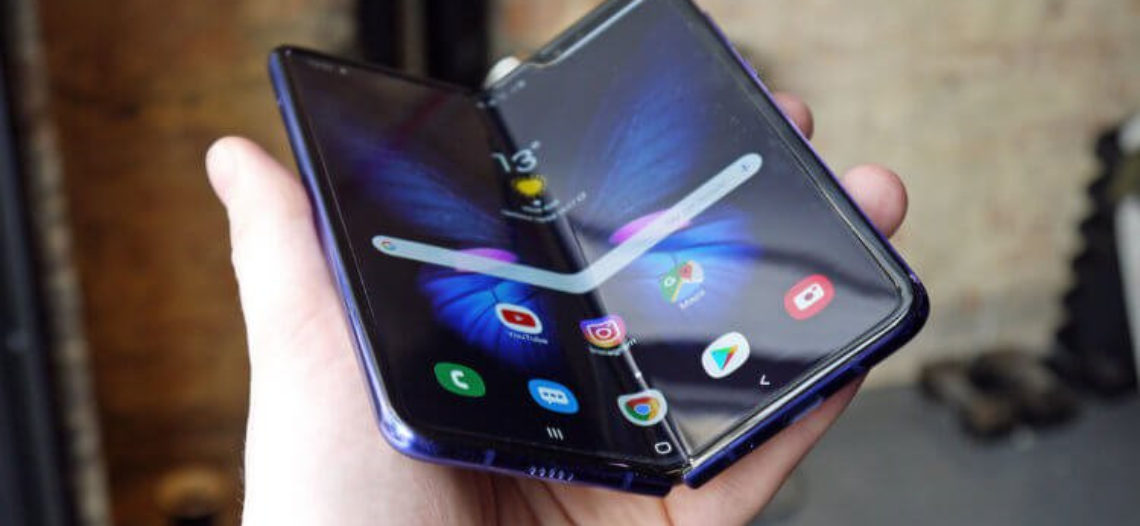 Samsung отложила ранний старт продаж складного Galaxy Fold