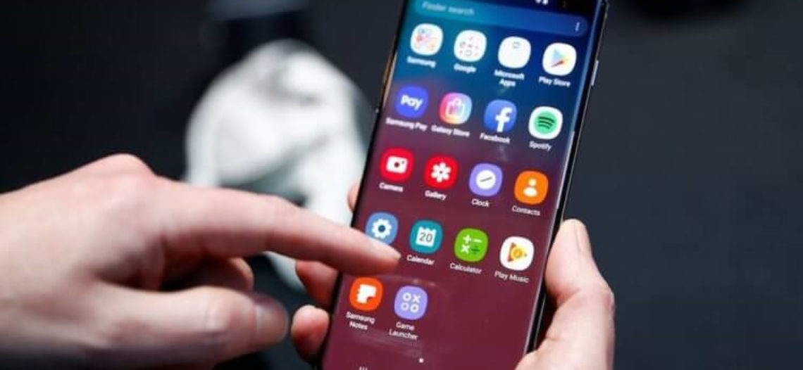 Как решить проблему со случайными касаниями краев дисплея в Galaxy S10, S10+ и других моделях