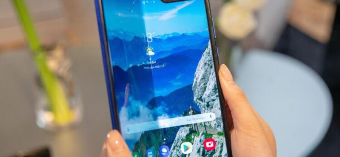 Названы цены и сроки появления Galaxy Fold в России