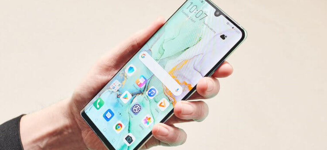 Назван первый смартфон Huawei, который получит Ark OS