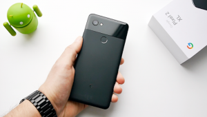 Фото: на Google Pixel 2 XL установили Android 12. Смартфону четыре года