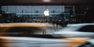 Apple больше не продаёт товары в России