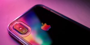 Вот почему Apple не даст нам ставить приложения мимо App Store. В законе ЕС есть лазейка