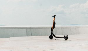 Новые штрафы для электросамокатов заставят вас ходить пешком