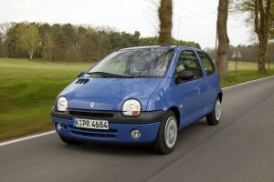 Renault представила страшненький электрокар за 2 млн рублей. Берем?