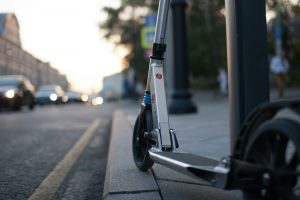 Власти РФ придумали гениальный способ насолить электросамокатчикам