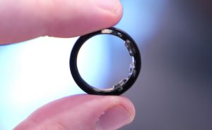 Samsung официально выпустила гаджет будущего, которого до сих пор нет у Apple