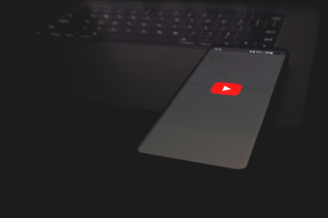 Мошенники научились ловко разводить тех, кто любит смотреть YouTube