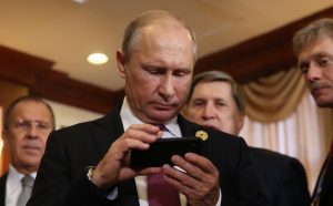 Владимир Путин поручил раз и навсегда избавить россиян от телефонных мошенников