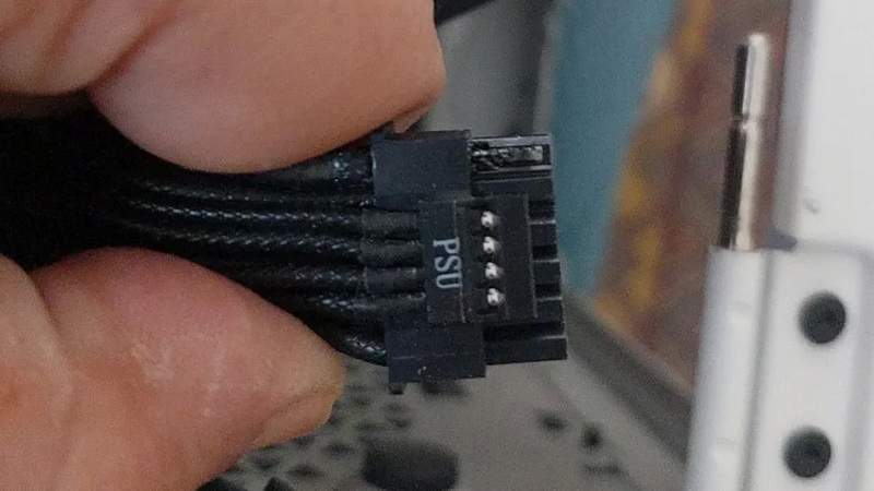 Проблема плавящихся коннекторов: GeForce RTX 5080 под угрозой