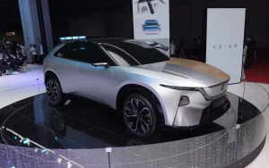 Запас хода — 1300 км. Кроссовер Mazda EZ-60 дебютировал в Шанхае