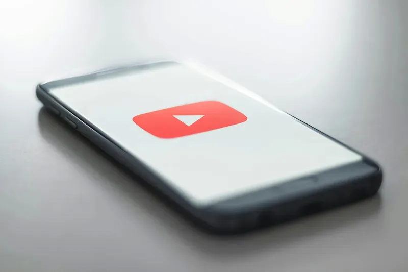 YouTube на телевизорах: рекордный рост рекламной выручки и новые тенденции