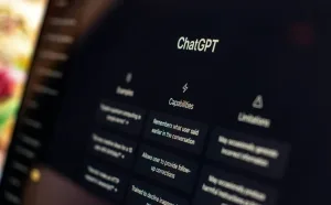 Снижение интереса к ChatGPT на мобильных устройствах: что стоит за сокращением времени активности пользователей?