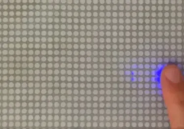 Инновационный тактильный дисплей, который «оживает» под пальцами