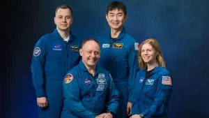 Экстренное возвращение экипажа NASA с МКС: медицинская ситуация на борту