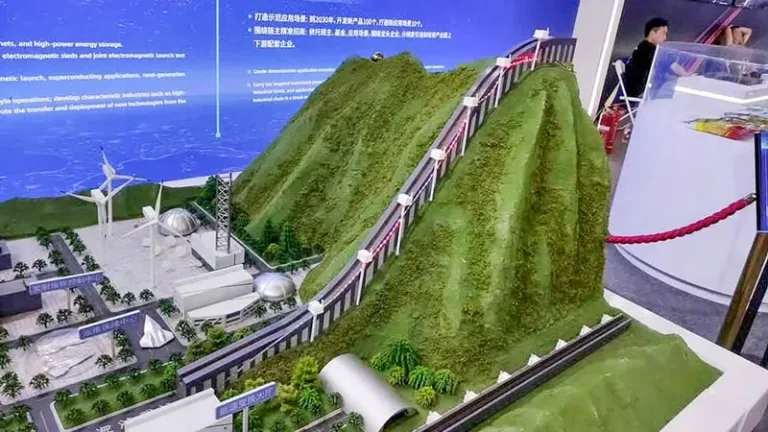 Космические амбиции Китая: электромагнитная катапульта для ракетных запусков с Тибета
